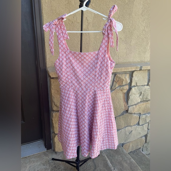 Vintage style pink embroidered flare sundress - Picture 5 of 11